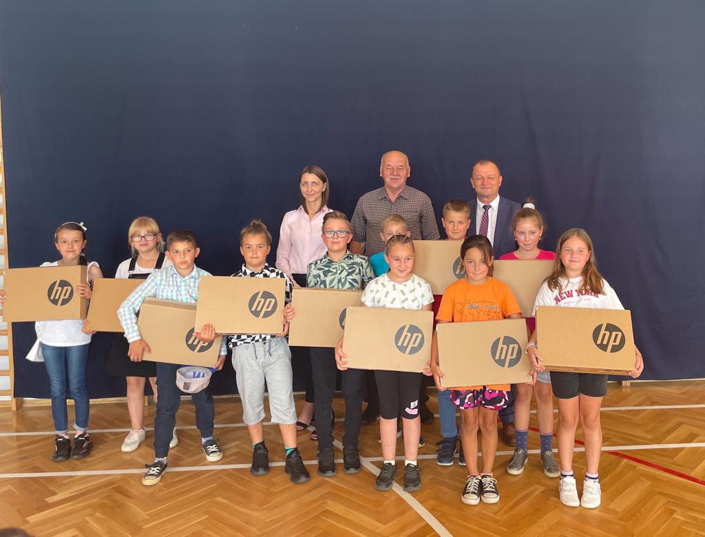 Laptopy dla uczennic i dla uczniów