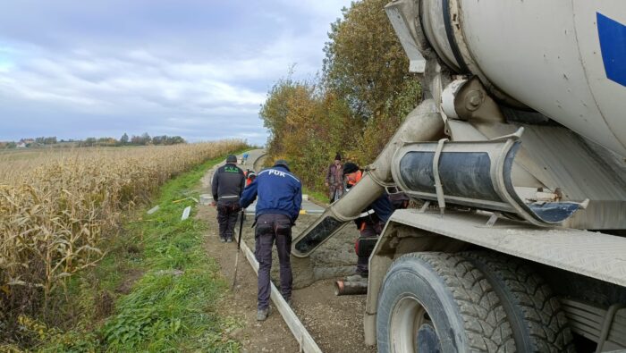 nowa betonowa droga