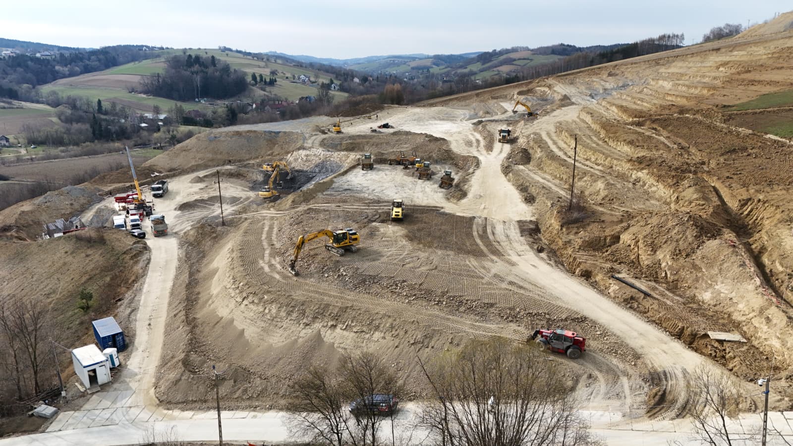 Budowa stadionu w Wojnarowej – prace wchodzą w kolejny etap