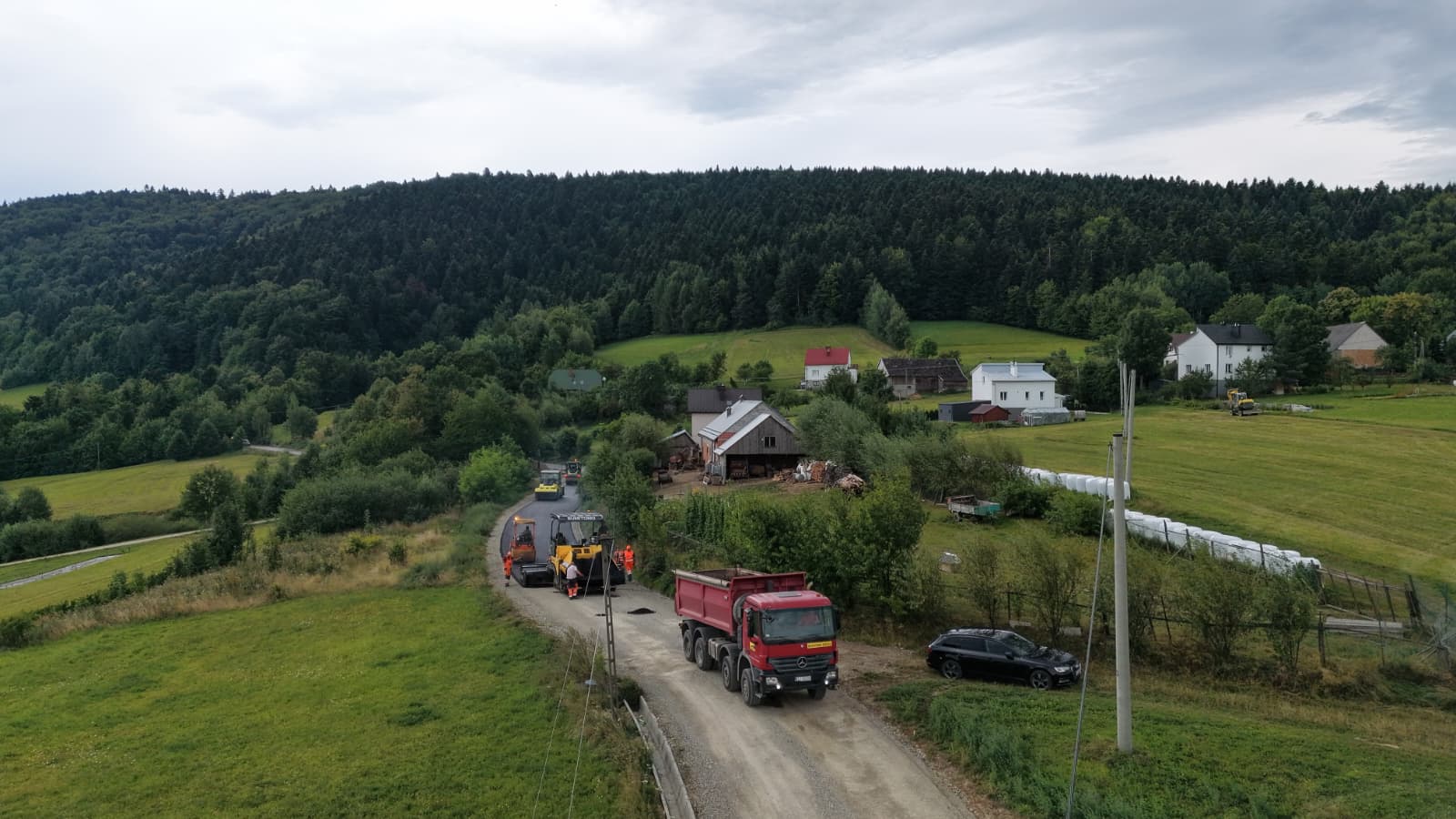 Przebudowa drogi Posadowa Mogilska–Podlas. Finał inwestycji coraz bliżej